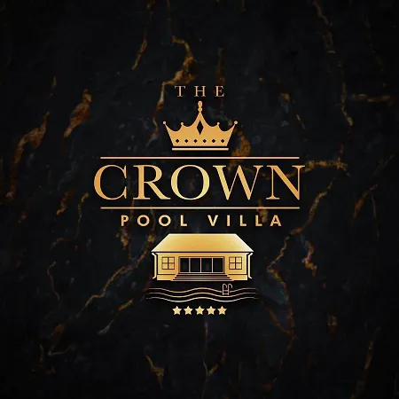 The Crown Pool וילה