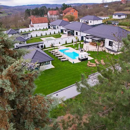 Villa The Crown Pool *