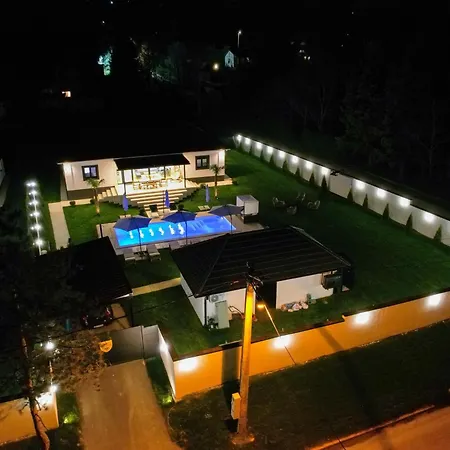 Βίλα The Crown Pool