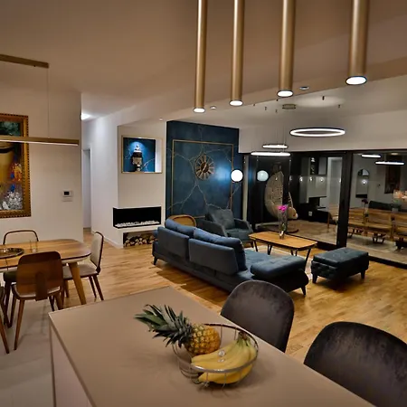 The Crown Pool Villa *