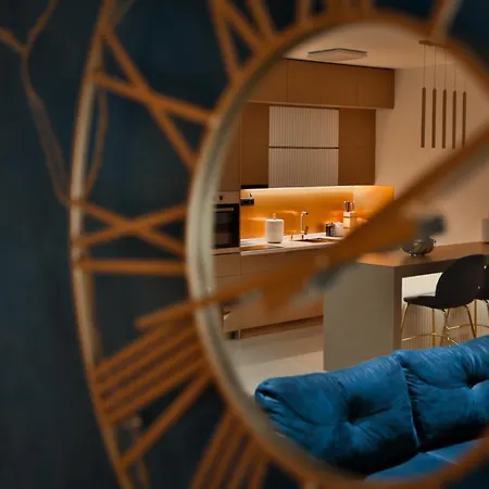 The Crown Pool Βίλα Βελιγράδι