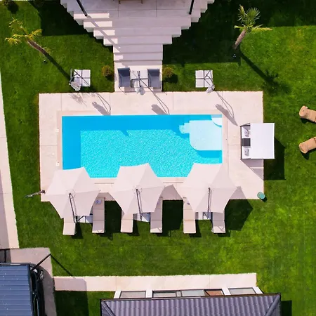 The Crown Pool Villa *