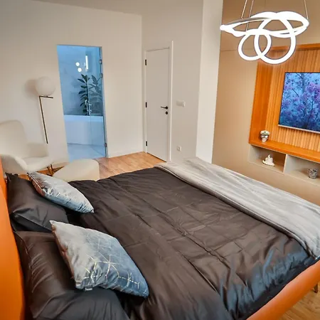 Villa The Crown Pool Beograd