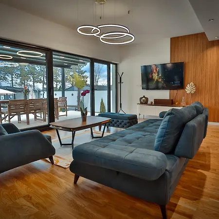 Βίλα The Crown Pool