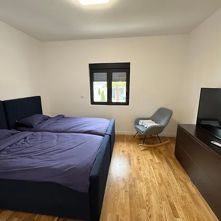 The Crown Pool Villa Beograd