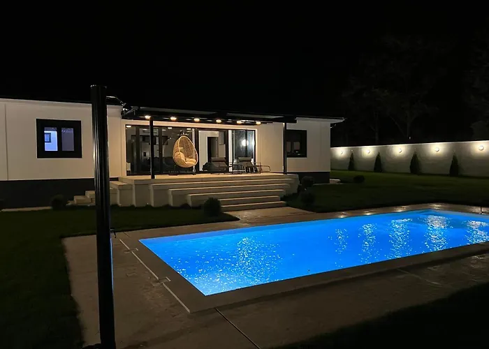 ヴィラ The Crown Pool *