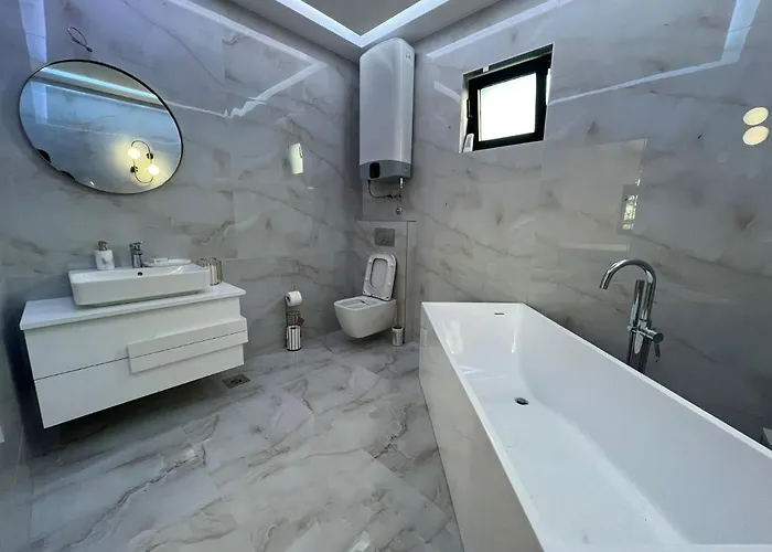 The Crown Pool ベオグラード