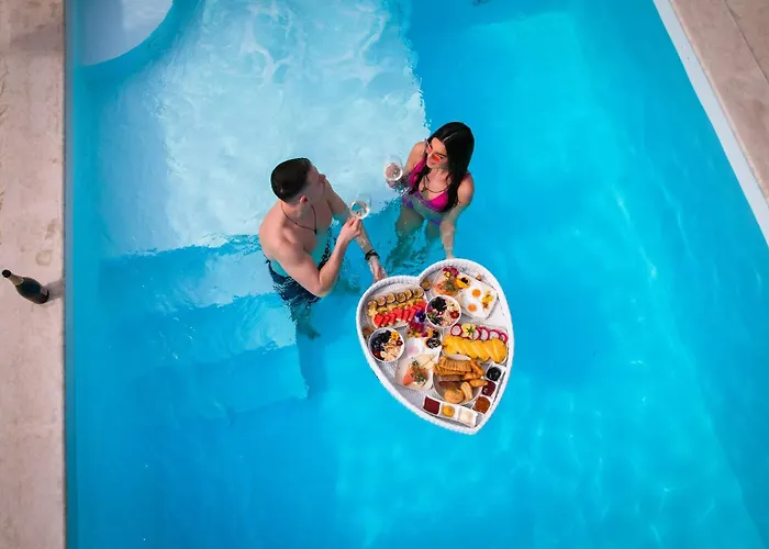 The Crown Pool * ベオグラード