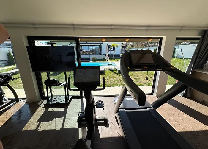 The Crown Pool * ベオグラード