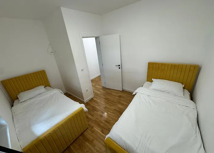 The Crown Pool * ベオグラード